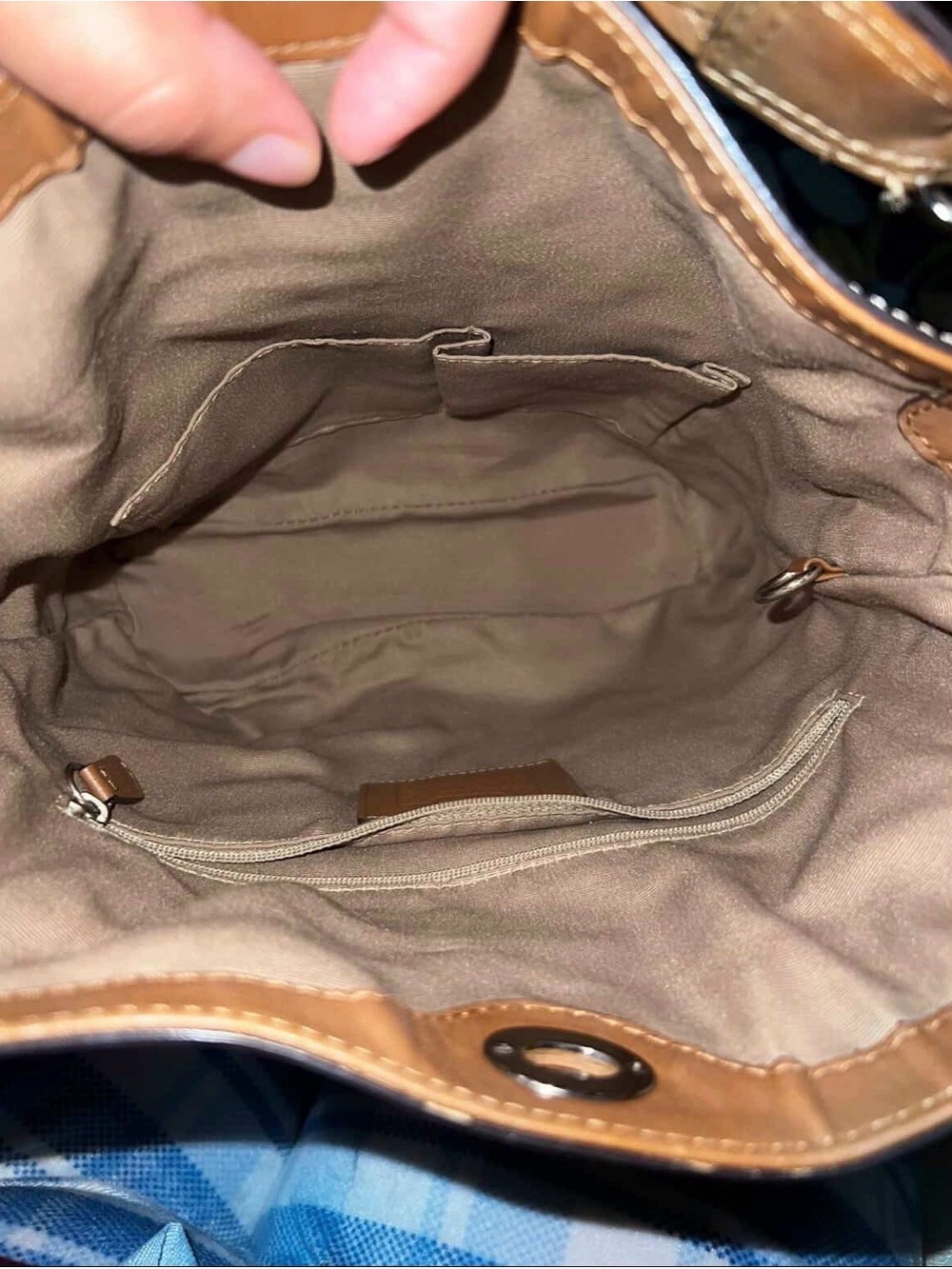 Coach Khaki Signature Canvas Hobo with Saddle Trim - Picture 5 of 6